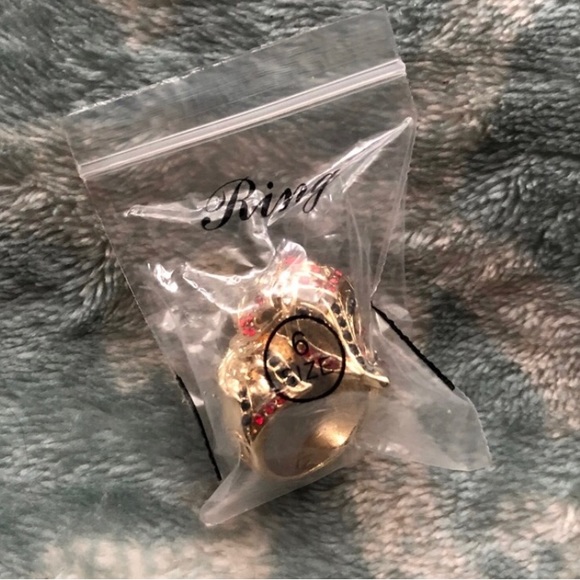 NEW💎Crystal Mask Ring💍 - Picture 3 of 4